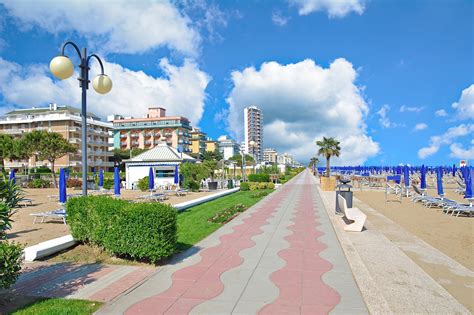 Top 10 Best Bar e locali gay Near Lido di Jesolo, Venezia